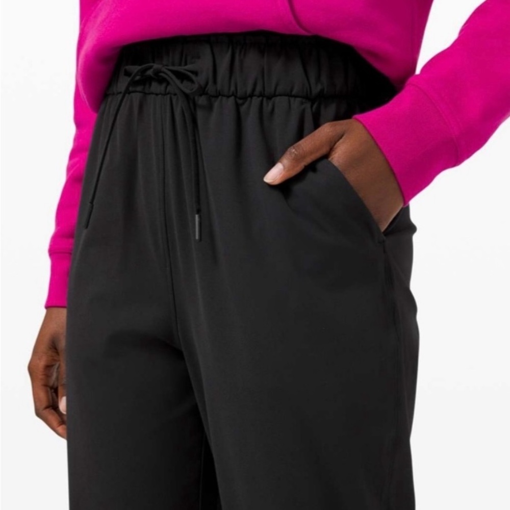 Lululemon Keep Moving Jogger - Size 6